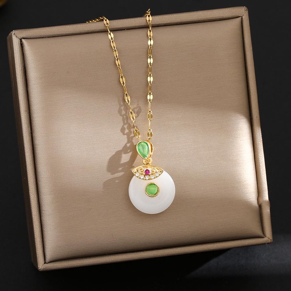 Elegante Pingente de Cabacinha com Fecho de Paz de Jade - Corrente para Clavícula em Aço Titânio no Estilo Chinês Retro