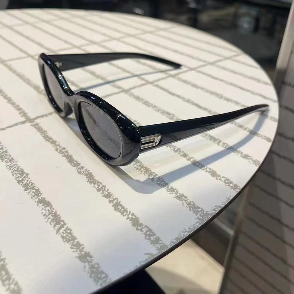 New Style Sunglasses Women Oval Shape Anti-Reflective Sun Glasses Women  Driving Travelling Men Sun Glass