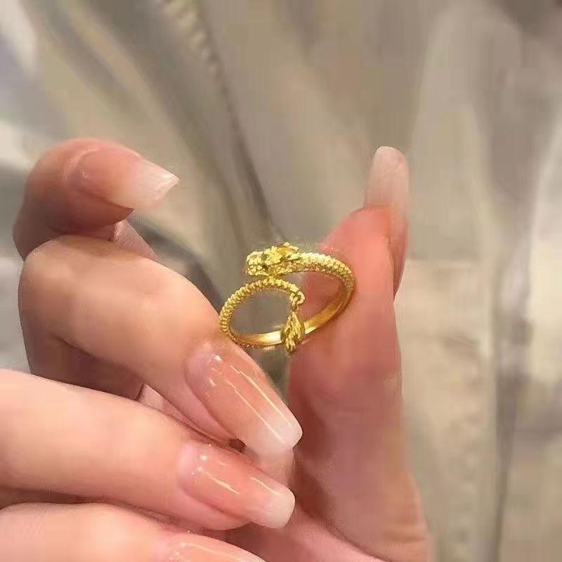 

Dragon Swinging Tail Little Dragon Ring Turns The World Around, The Original Zodiac Dragon Opening Ring Has A Unique Personality Design