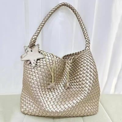 Hochwertige champagnerfarbene handgewebte Tasche, große Kapazität, tragbare Tote Bag, lässiger fauler Stil, Umhängetasche unter dem Arm, Damen