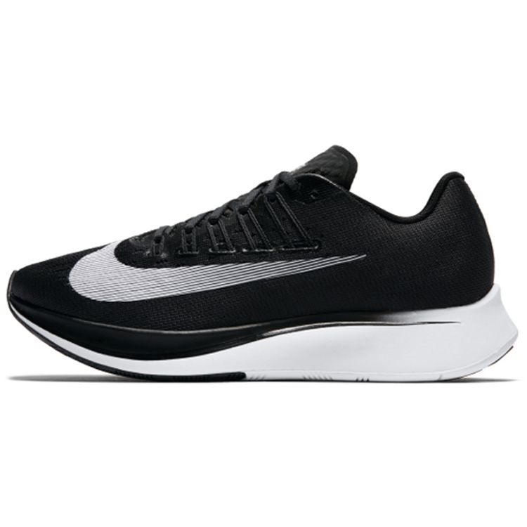 

Nike Zoom Fly Черно-белые женские кроссовки 897821-001