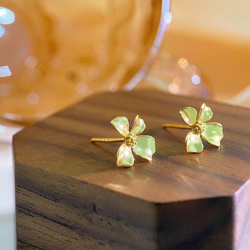 Boucles d'oreilles Gardenia fraîches pour femmes avec un design haut de gamme élégant et luxueux Boucles d'oreilles