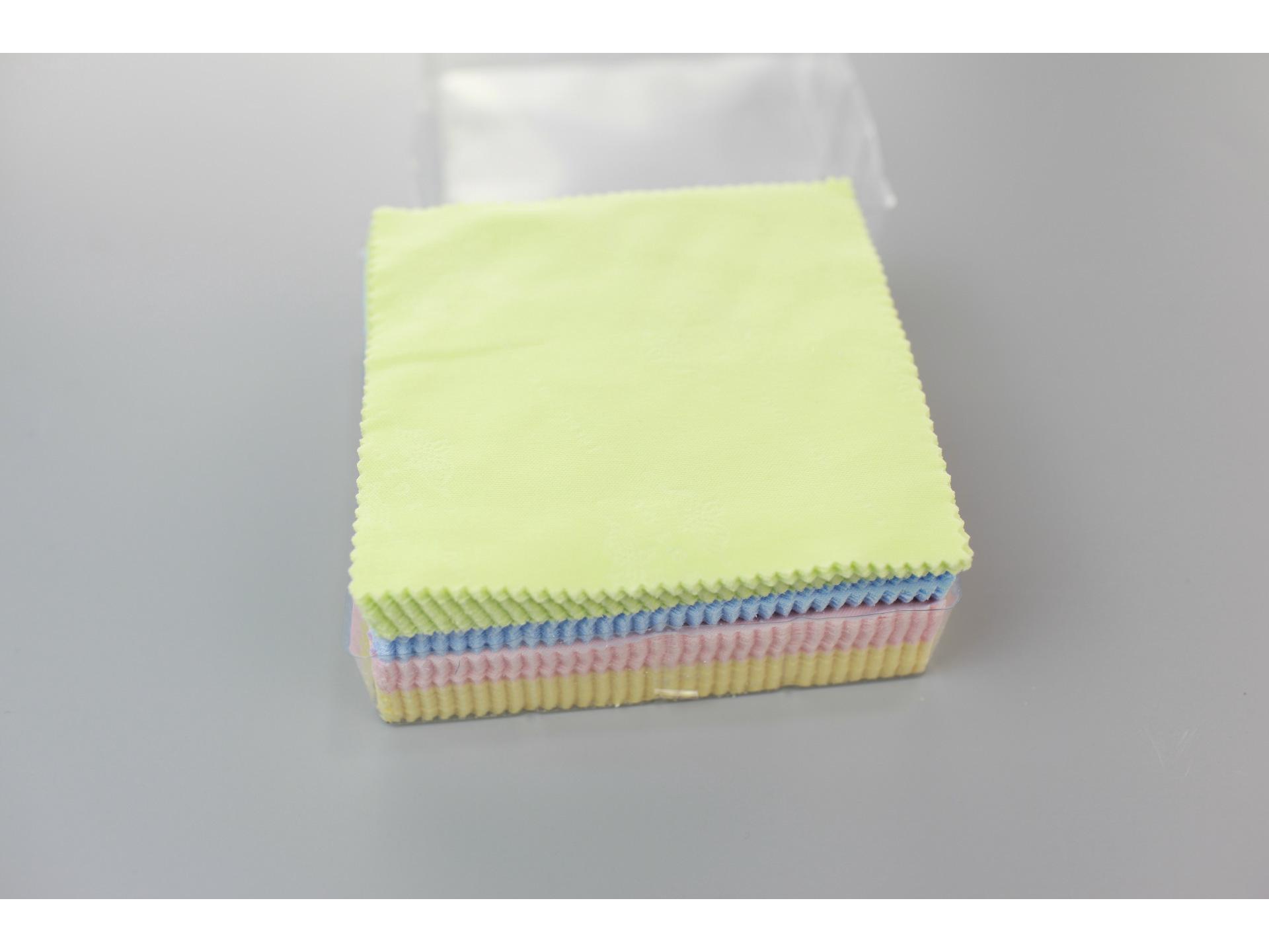 

Салфетка из микрофибры для чистки очков и экранов 13x13cm Embossed