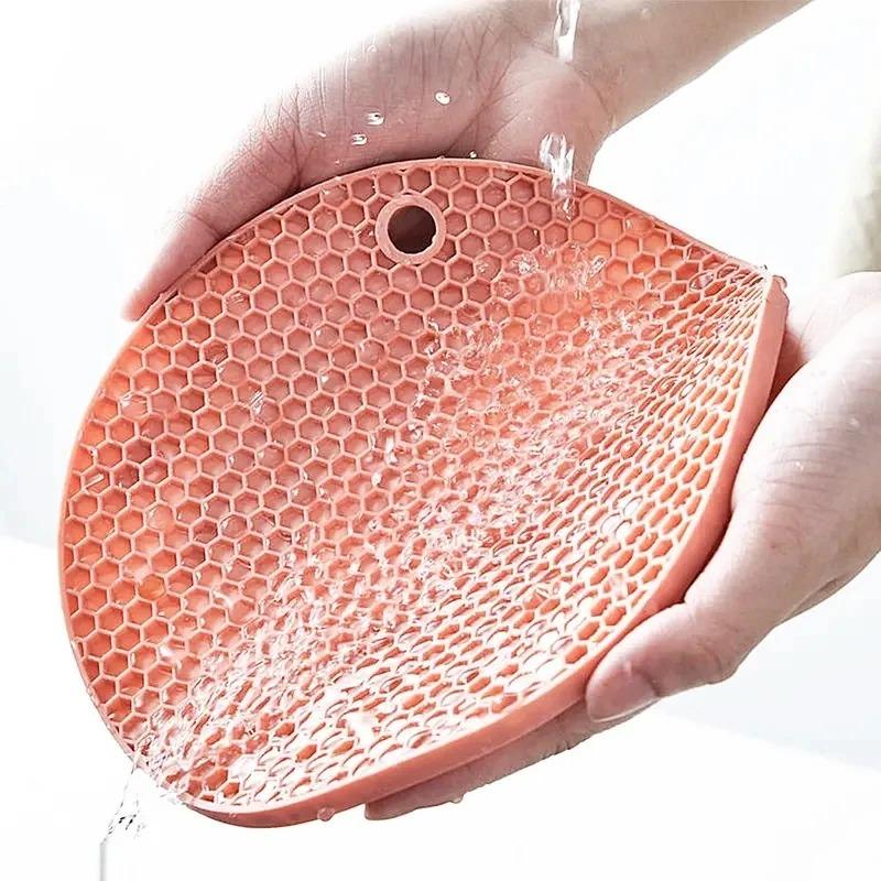 5Pcs Stylish and Practical Honeycomb Shaped Mats Heat Resistant Silicone Trivet Protect Your Countertops with This Placemat.