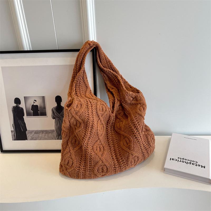 Lazy Wind Twist Knitted Wool Bag Women's 2025 New Retro Niche Shoulder Bag Simple Commuter Tote Bag