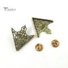 Women Collar Clip 1 Pair Vintage Shirt Clip, Hollow-Out Decoration Alloy Suit Triangle Brooch Pin for Men Metal