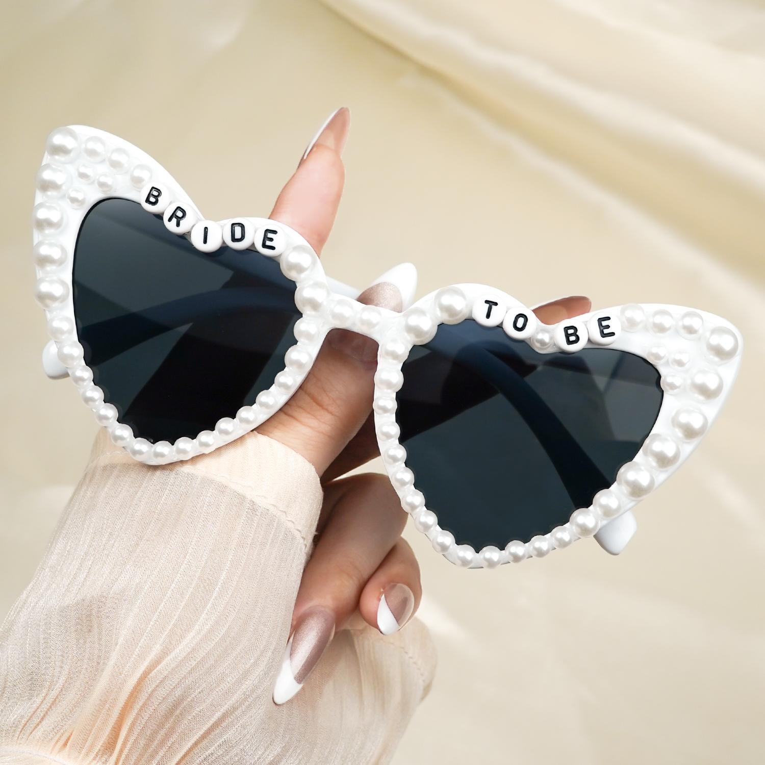 

Bride To Heart Be Shaped Artificial Pearls Rhinestone Sunglasses - Photobooth Props for Wedding Decorations Party Favors