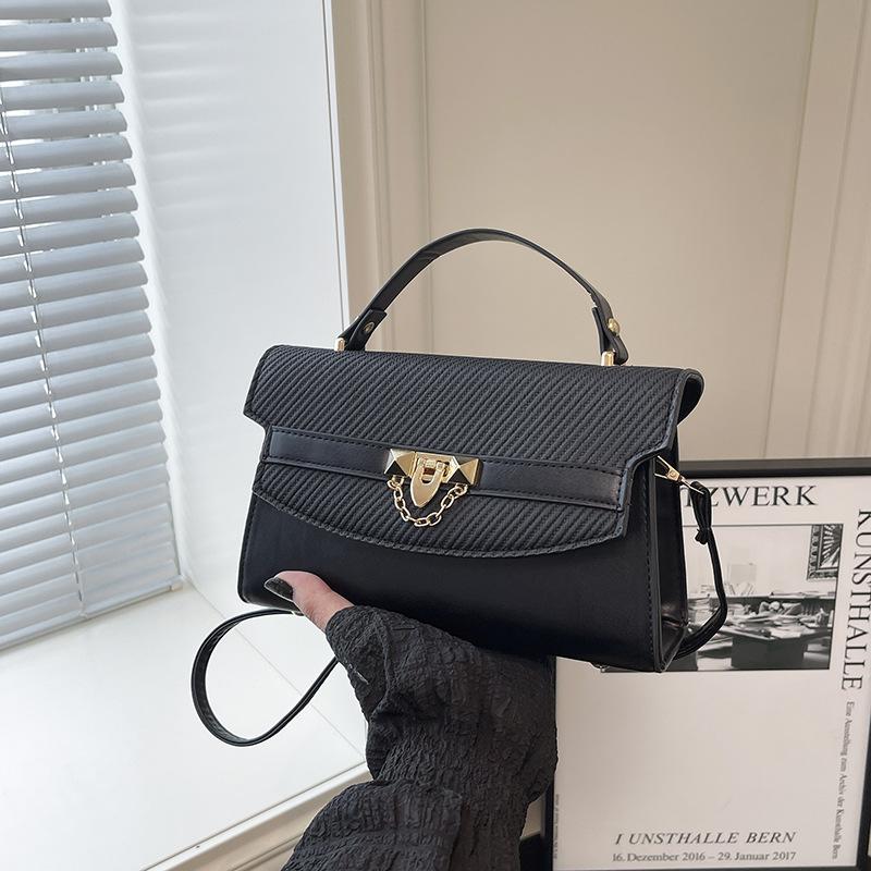 

New summer versatile splicing small square bag women s niche design shopping trend temperament commuting casual messenger bag чёрный