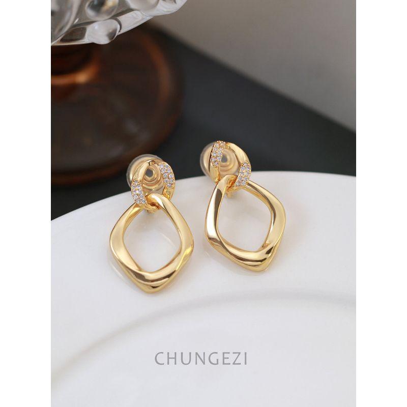 Luxury Minimalist Style European and American Diamond-Shaped Earrings, Light Luxury 2026 New Popular Ear Studs, Non-Pierced Ear Clips, Ear Accessories