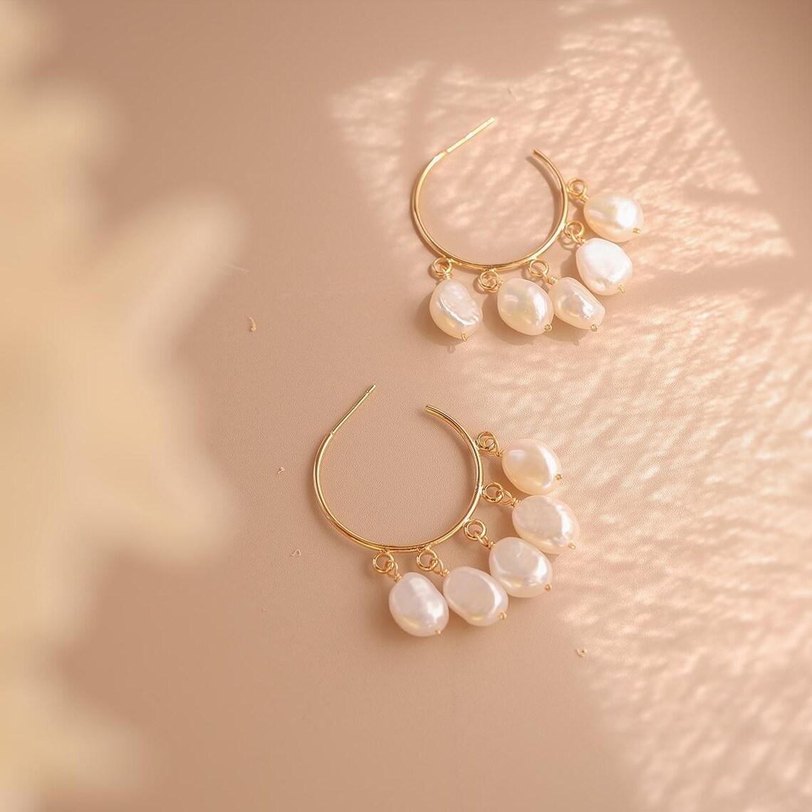 Hengsheng 6-7mm Baroque Freshwater Pearl Earrings for Women Fashion Pearl Hoop Earrings Jewelry Gift 2025 New Arrivals white