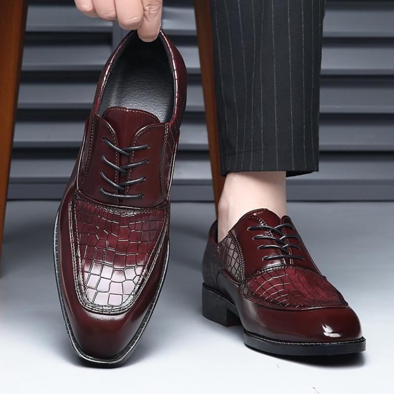 Klassische Herren-Anzugschuhe 2025 Neue Business-Freizeitschuhe Spitz zulaufend Herren Formale Schuhe Herren Büro-Flats Hochzeitsfeier Oxfordschuhe