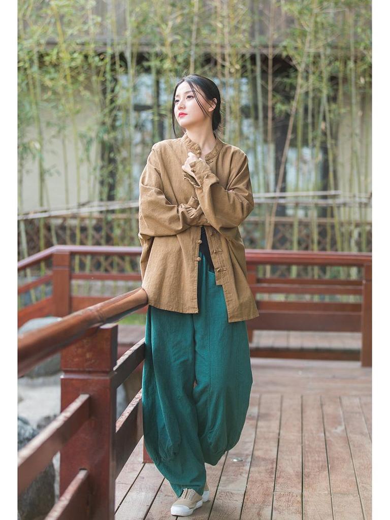 Wiosna/Lato 2025 Damski Bawełniany Lniany Ramie Zen Garnitur do Herbaty Kardigan: Postarzany piaskowy odcień do fotografii podróżniczej.