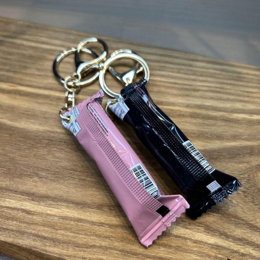 [USED] BLACKPINK Oreo Keychain Set of 2 Page Black Pink