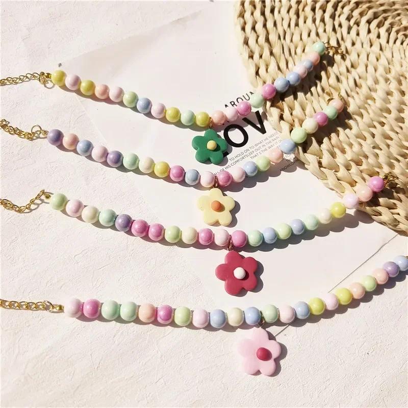 Buntes Perlen-Haustierhalsband mit Blumenanhänger Niedliche Hunde-Katzen-Halsband-Schmuck für kleine und mittelgroße Hunde