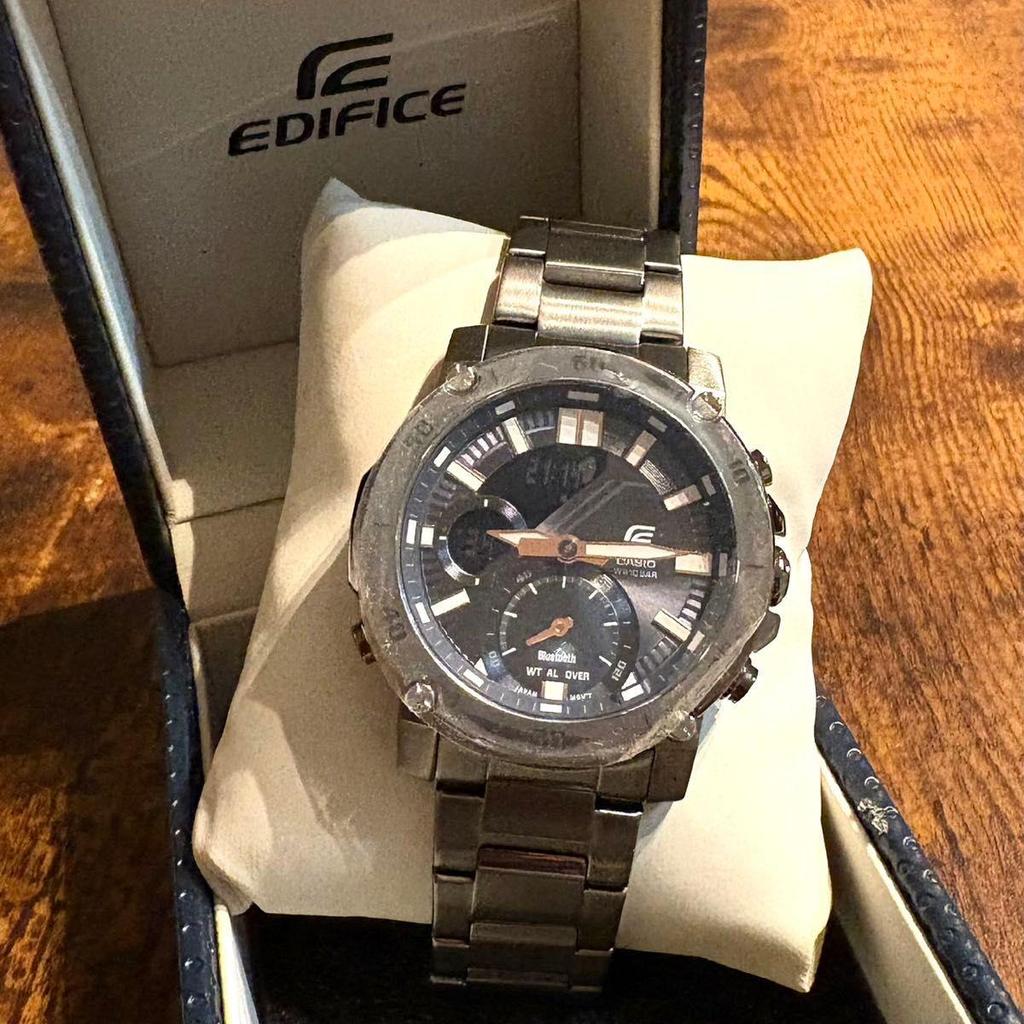 Used New CASIO Edifice Bluetooth Men's Watch 10 ATM Water Resistant