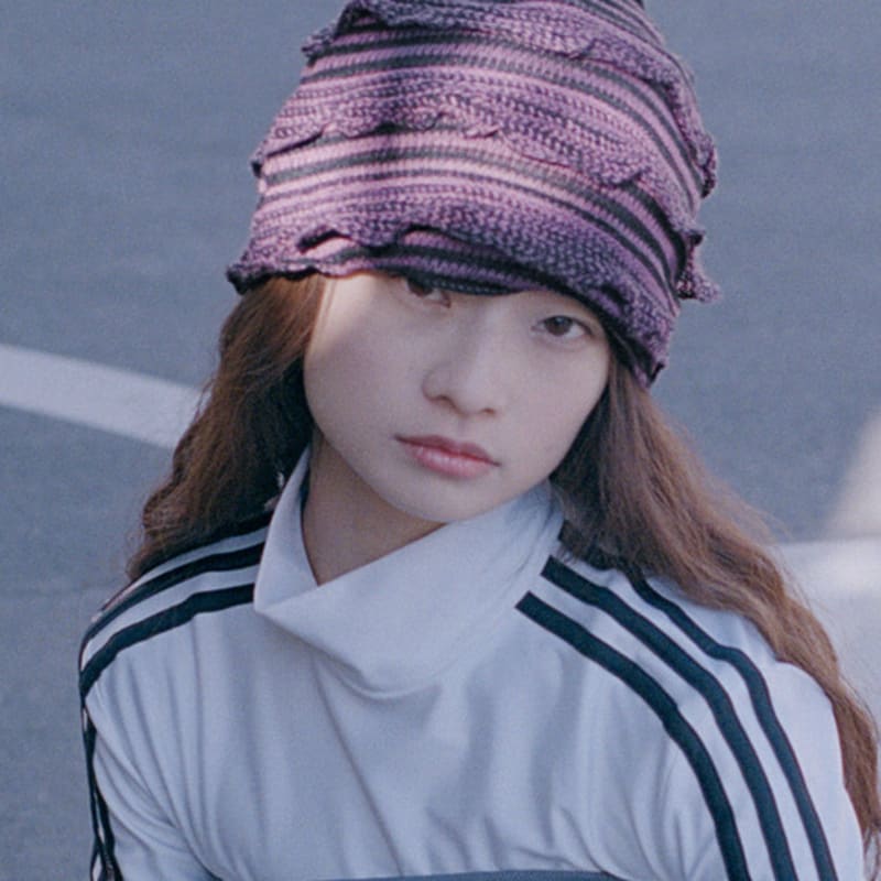 

poesiedame PETAL BEANIE IN GRAPE single type