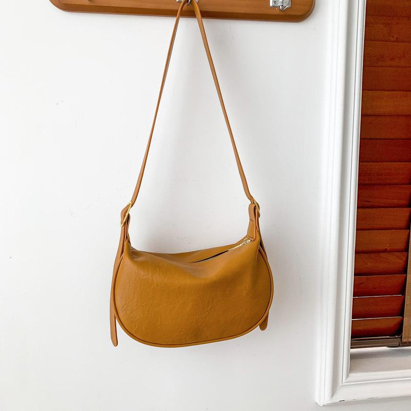 French Personality Trend Underarm Bag Women's 2025 New Fashion Pillow Bag Casual Commuter Messenger Shoulder Bag