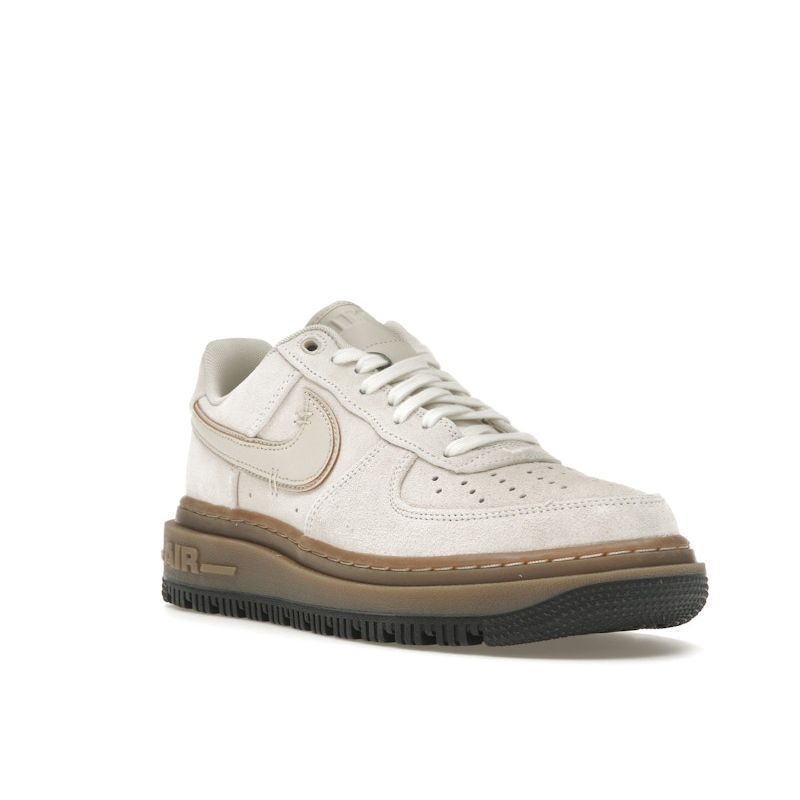 Nike Air Force 1 LX