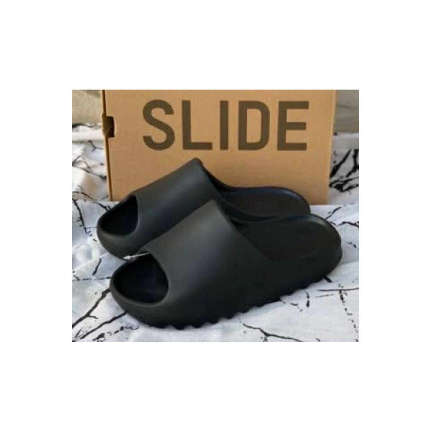 

Модные тапочки унисекс Yezy Slide