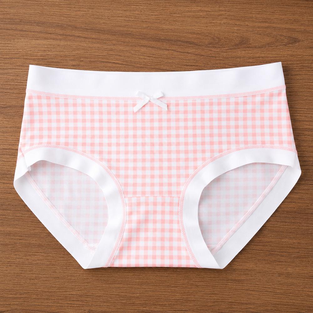 Women's Spring and Summer Ice Silk Quick Dry 10A Antibacterial Pure Cotton Crotch Breathable No Trace Middle Waist Triangle Briefs