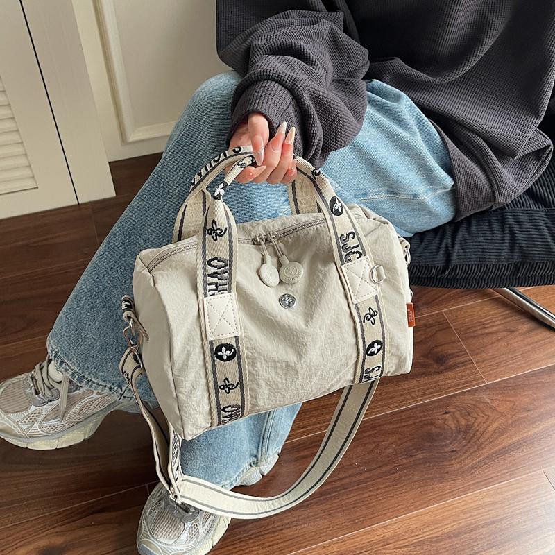 Simple & Spacious Women's Shoulder Bag - Durable Crossbody Purse with Organizational Pockets Lightweight and Versatile