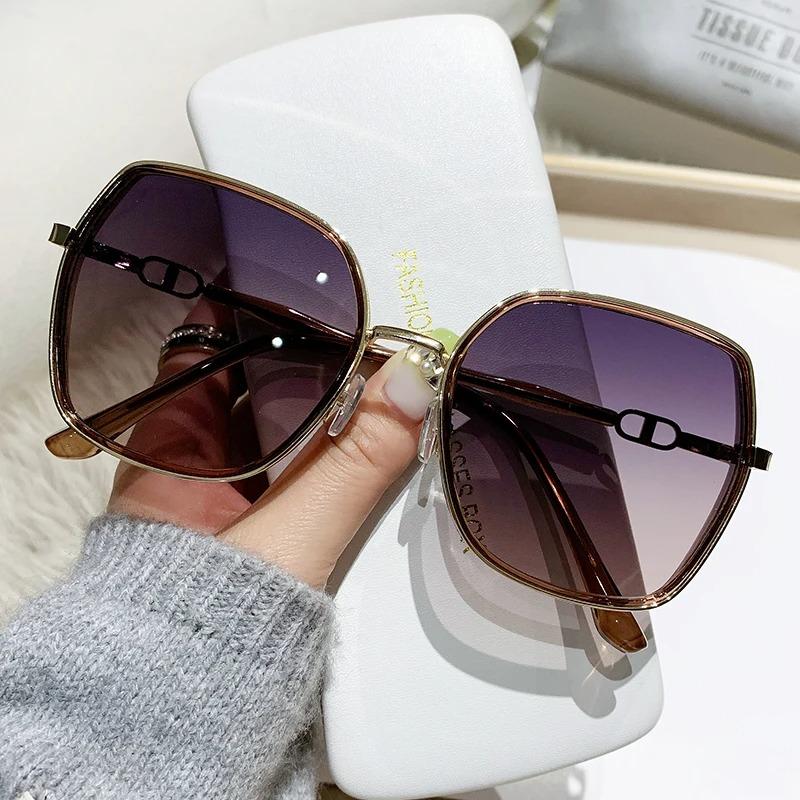 Square Oversized Sunglasses Vintage Beach Travel UV400 Lens Streetwear Shades Metal Frame Sun Glasses for Women