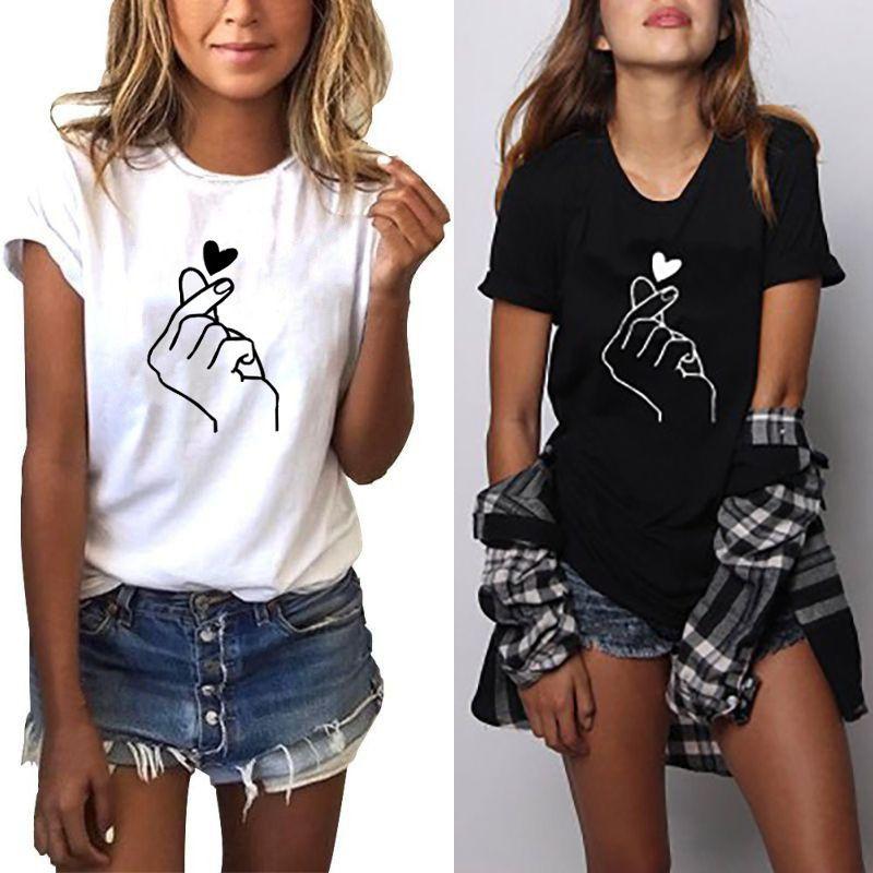 Stylish Heart Print T-shirt For Women Featuring Soft Comfortable Fabric And Casual Design