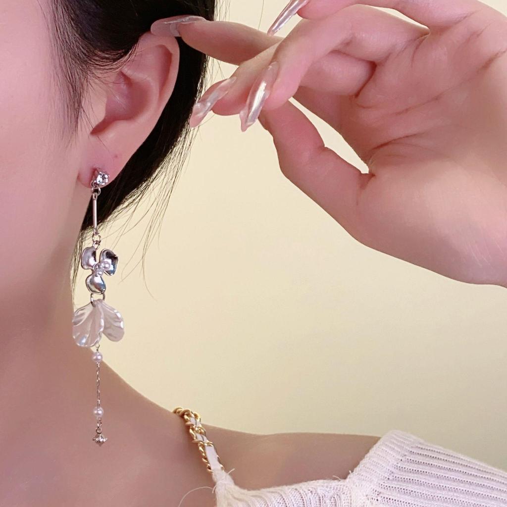 Elegant Asymmetrical Pearl & Flower Tassel Earrings