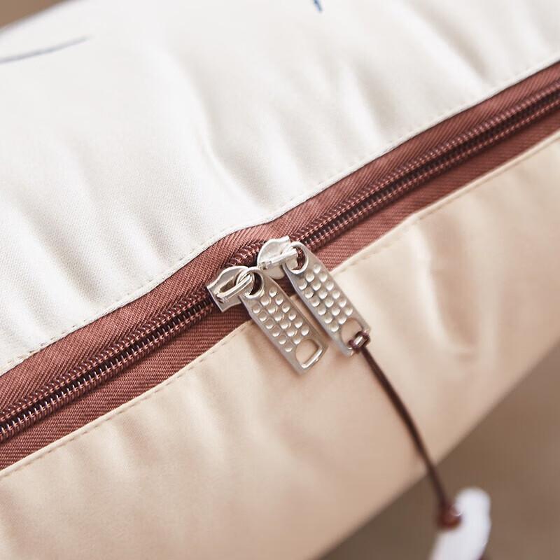 Hengyuanxiang Water Lily Brocade Cushion Quilt