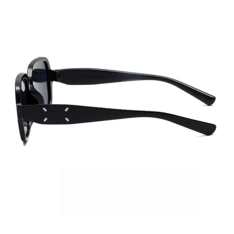 Women's sunglasses, fashion square sunglasses.