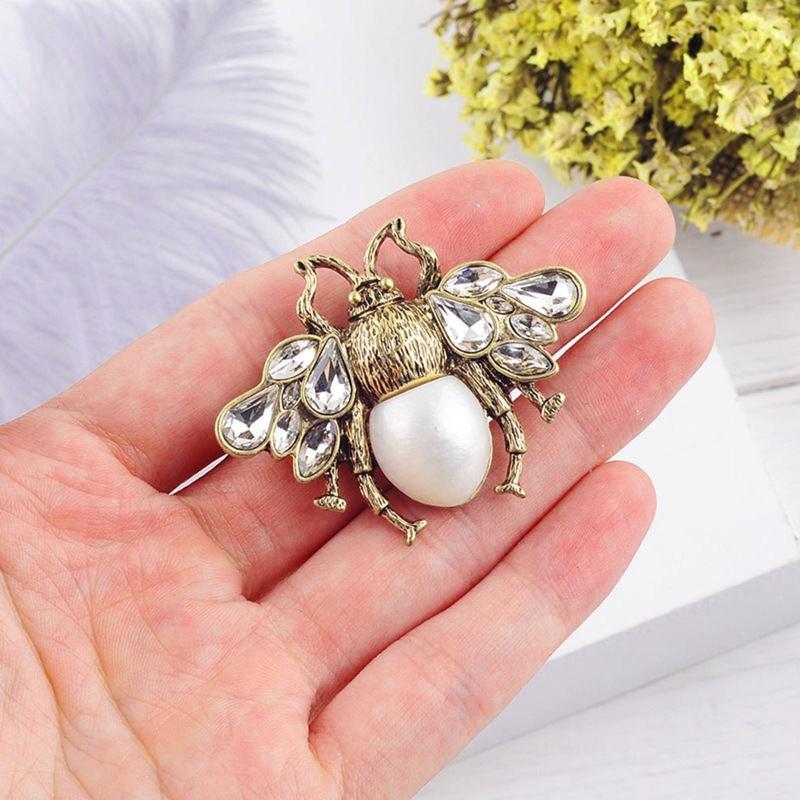 Lovely Crystal Bumble Honey Bee Insect Brooch Pins Collar Pin Lapel Pin Costume Jewelry for Women Kids Holiday Xmas Gift