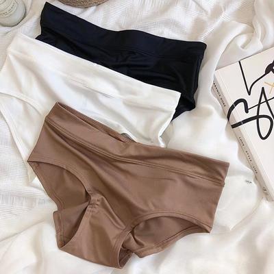 Women's Ice Silk Solid Color Sports Briefs Cool Breathable Comfortable Underwear Simple Seamless Briefs