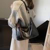 2025 new large-capacity bag women's autumn and winter Sen Meng simple shoulder messenger bag soft face women's commuter tote bag