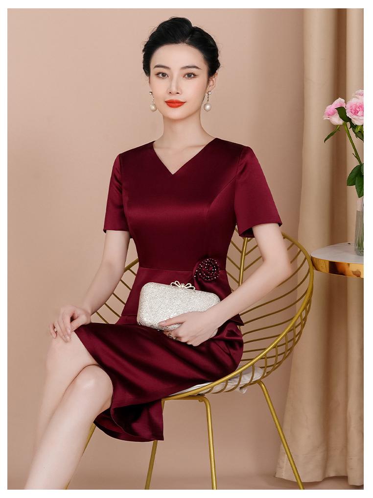 Elegant Autumn V-Neck Slimming Acetate Dress for Moms