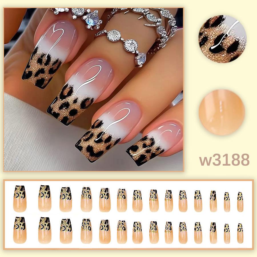 Medium Length Leopard Print Whitening Wearable Nails