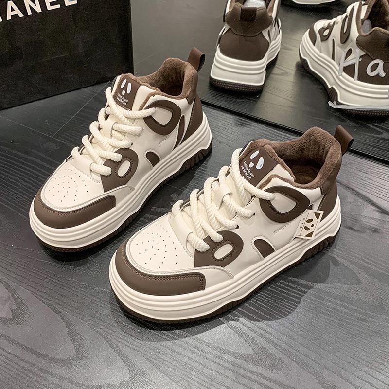 Two cotton shoes, new autumn and winter models, piled and thickened to keep warm, student sports board shoes size