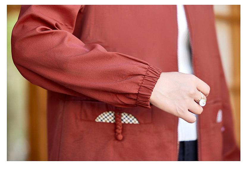 Mother's Spring & Autumn Thickened Windbreaker: Fashionable, Short Style Jacket for Middle-Aged & Elderly Women