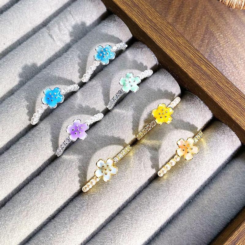 Spring Flowers Are Brilliant, Exquisite Multi-Colored Daisy Flowers, Pearl Rings, Light Luxury, High-End, Niche Design Rings
