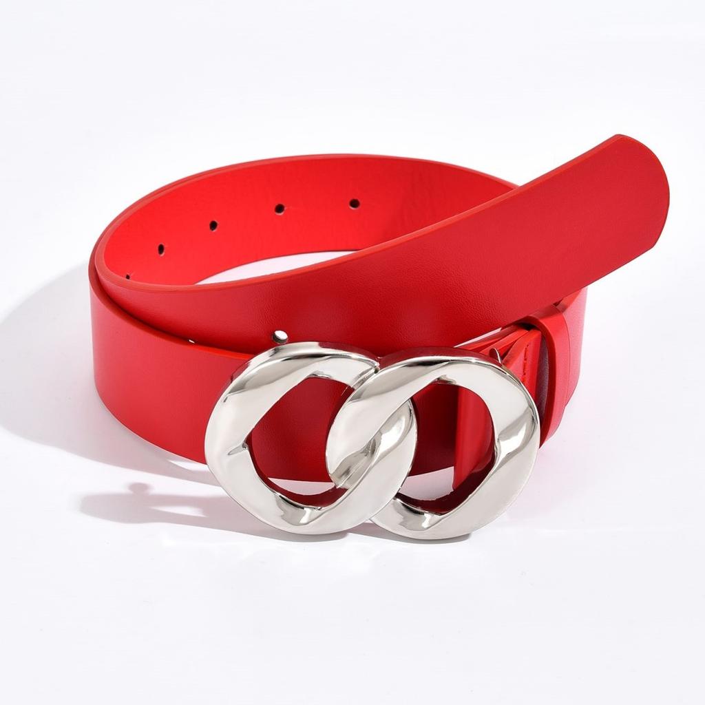 The New Double-loop Chain Buckle Base Black Smooth PU Belt Is A Versatile Belt for Women