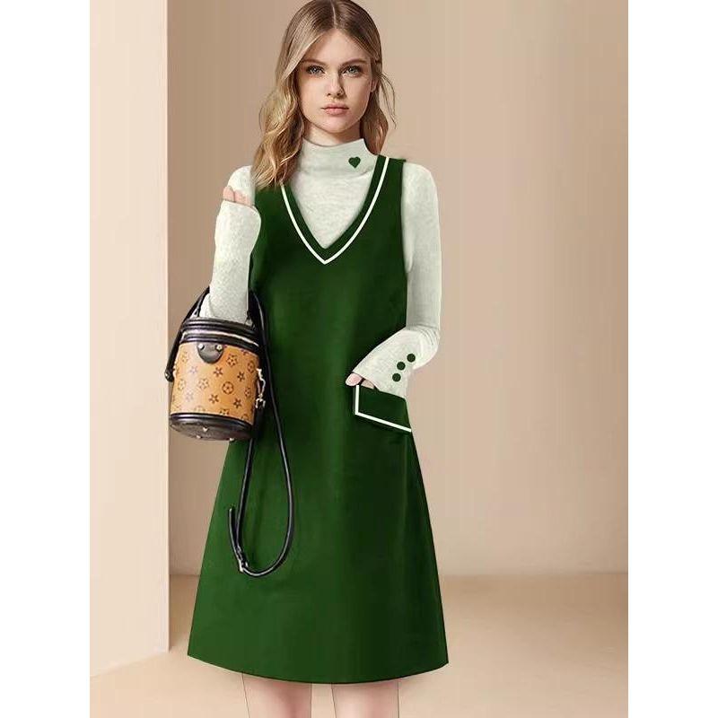 

Модный новый костюм-двойка в стиле ар-деко зеленого цвета 2023 Picture Color S