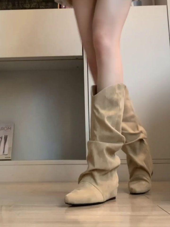 2025 fashion heightening pointed pleated piled boots but knee boots women's slim retro western boots medium boots