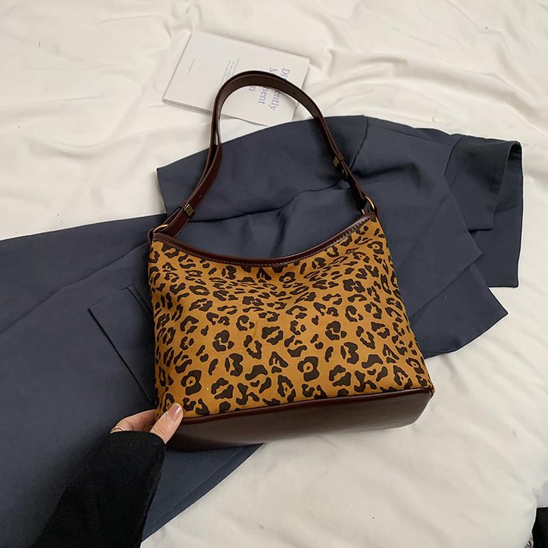 Ielgy Fashion Leopard Print Messenger Female Bag All-Match One-Shoulder Underarm B