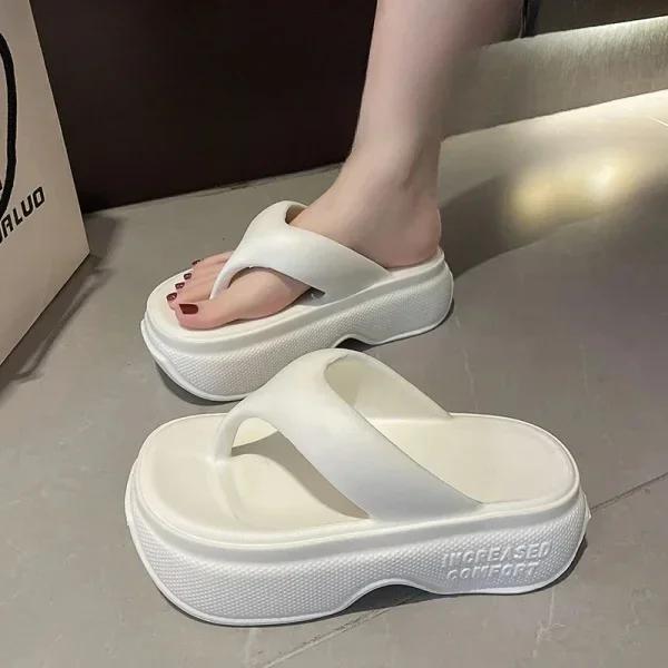 

Женские шлепанцы на платформе, повседневные женские тапочки, мягкая подошва, летние плоские сандалии, уличная толстая подошва, нескользящая пляжная обувь 35-36 белый