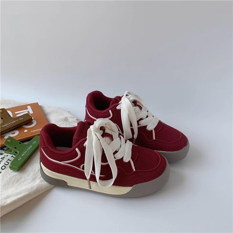 Korean versatile little white shoes women's models 2025 new spring popular casual board shoes platform and lightweight student women's shoes