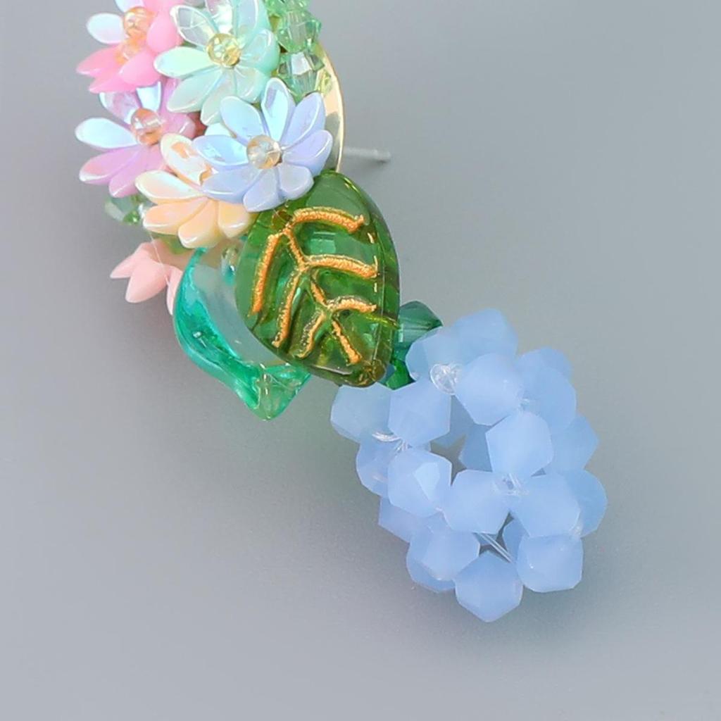 Floral Resin Earrings: Elegant Spring Design with Flowers and Leaves