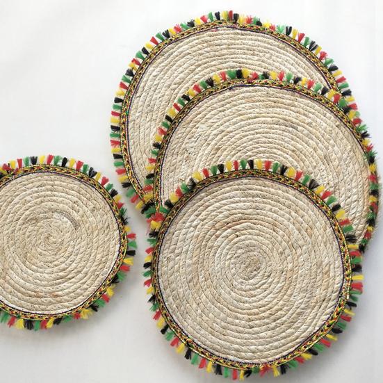 Corn Husk Placemat Heat Resistant Woven Table Mat Non-Slip and Colorful Tassels