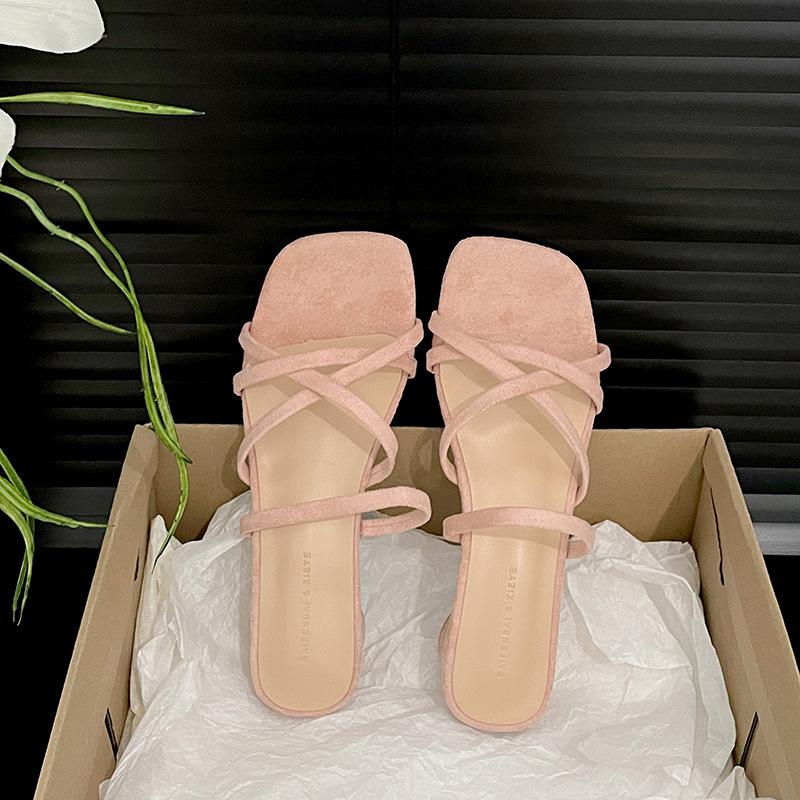 Internet Celebrity Explosion Retro Thick Heel Slippers Women's Summer Wear 2025 New Fairy Wind French Cool Slippers