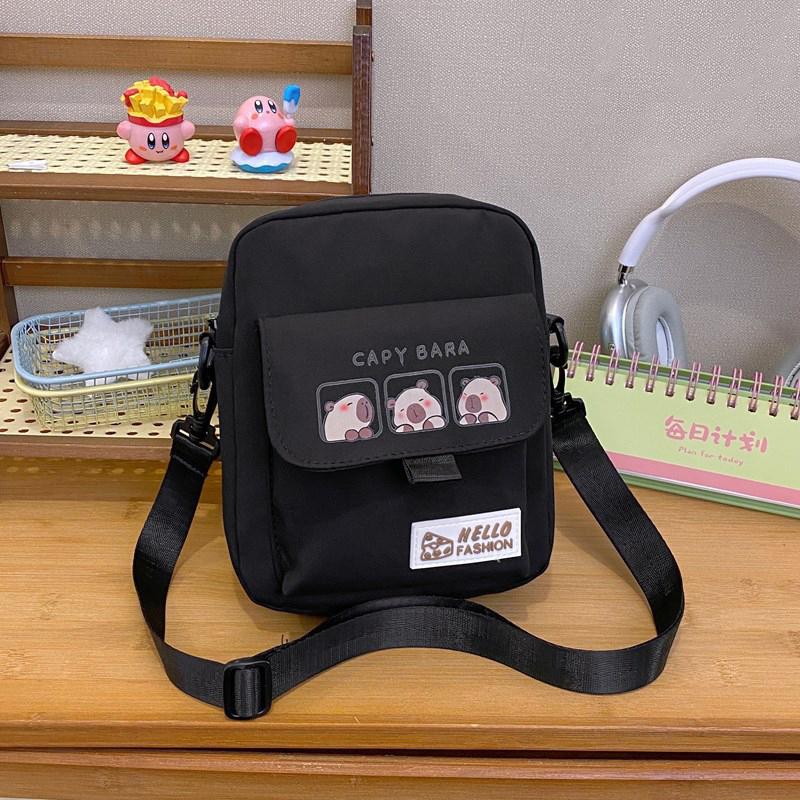 

2025 Мультяшная сумка-кроссбоди Капибара Прочная Портативная Сумка Капибара из Нейлона Сумка через плечо Капибара Унисекс