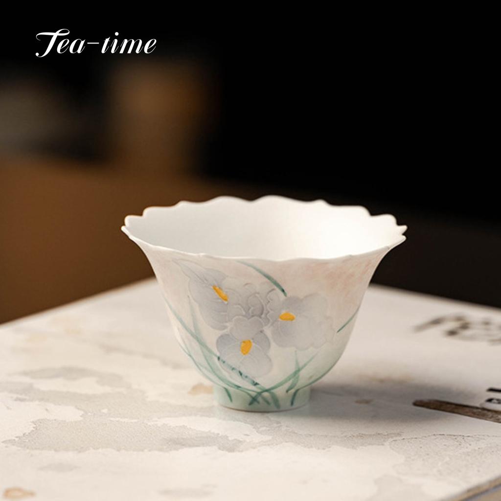 Hand-Painted Iris Tea Cup Handmade Ceramic Cups Teacups Puera Chinese Beautiful Drinking Pottery Porcelain Kung Fu Teacup Maker