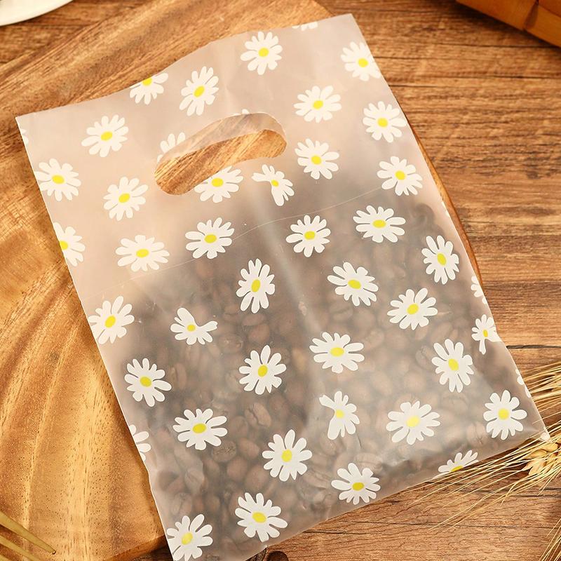 100Pcs/Pack Daisy Pattern Gift Bags With Plastic Handle, Plastic Gift Bags, Perfect for Mother's Day, Parties, Holidays